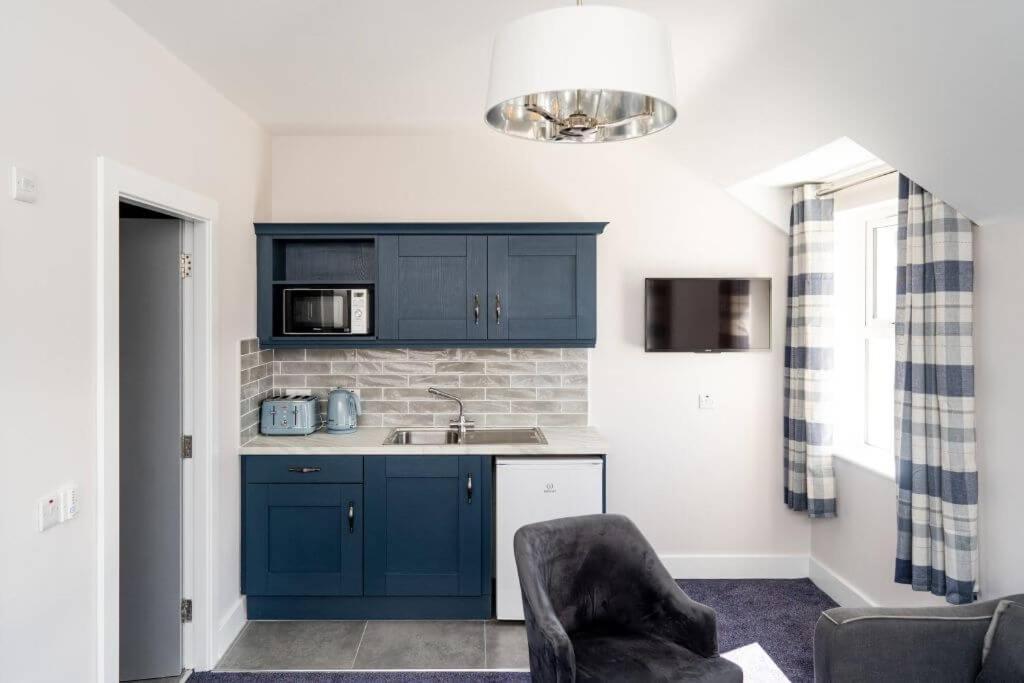 Bridge Inn Studio Apartments Donegal Town ภายนอก รูปภาพ